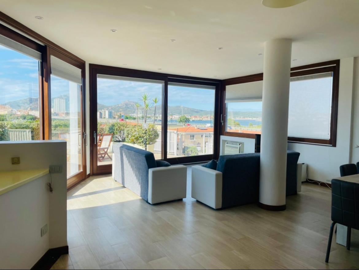 Sunny Rooftop Loft With Gorgeous Views Of Olbia Exterior foto