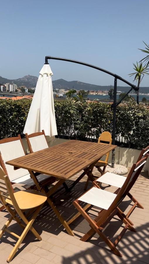 Sunny Rooftop Loft With Gorgeous Views Of Olbia Exterior foto